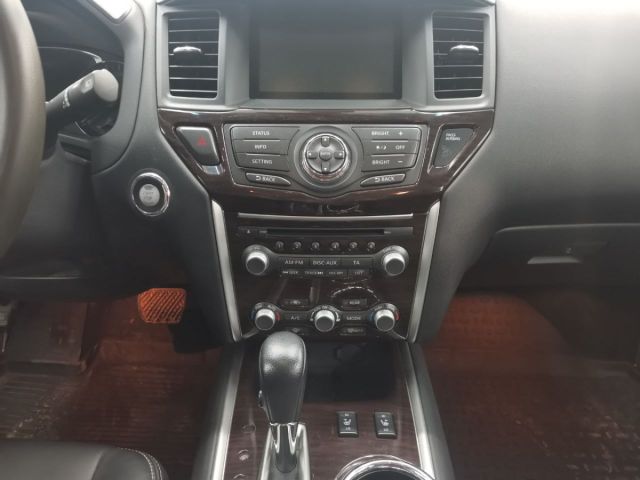 Купить б/у Nissan Pathfinder, 2015 год, 249 л.с. в Сочи